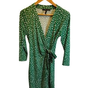 EUC BCBGMAXAZRIA Kelly Green Pattern Women’s V-Neck, Wrap Dress, Knee Length